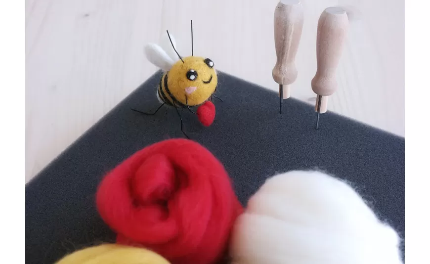Needle felting, everything you need to know to start felting | The Ultimate Felting Guide Complete with Tips