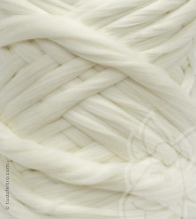 Lã Penteada Merino Europeu - BRANCO Lã Penteada Merino Europeu - BRANCO