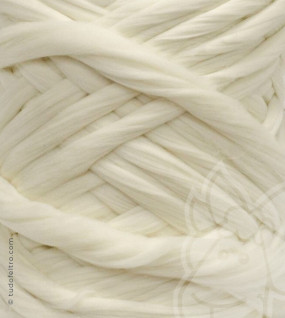 Lã Penteada Merino Europeu - BRANCO NATURAL Lã Penteada Merino Europeu - BRANCO NATURAL